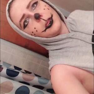 Meet your Posher, Lacey